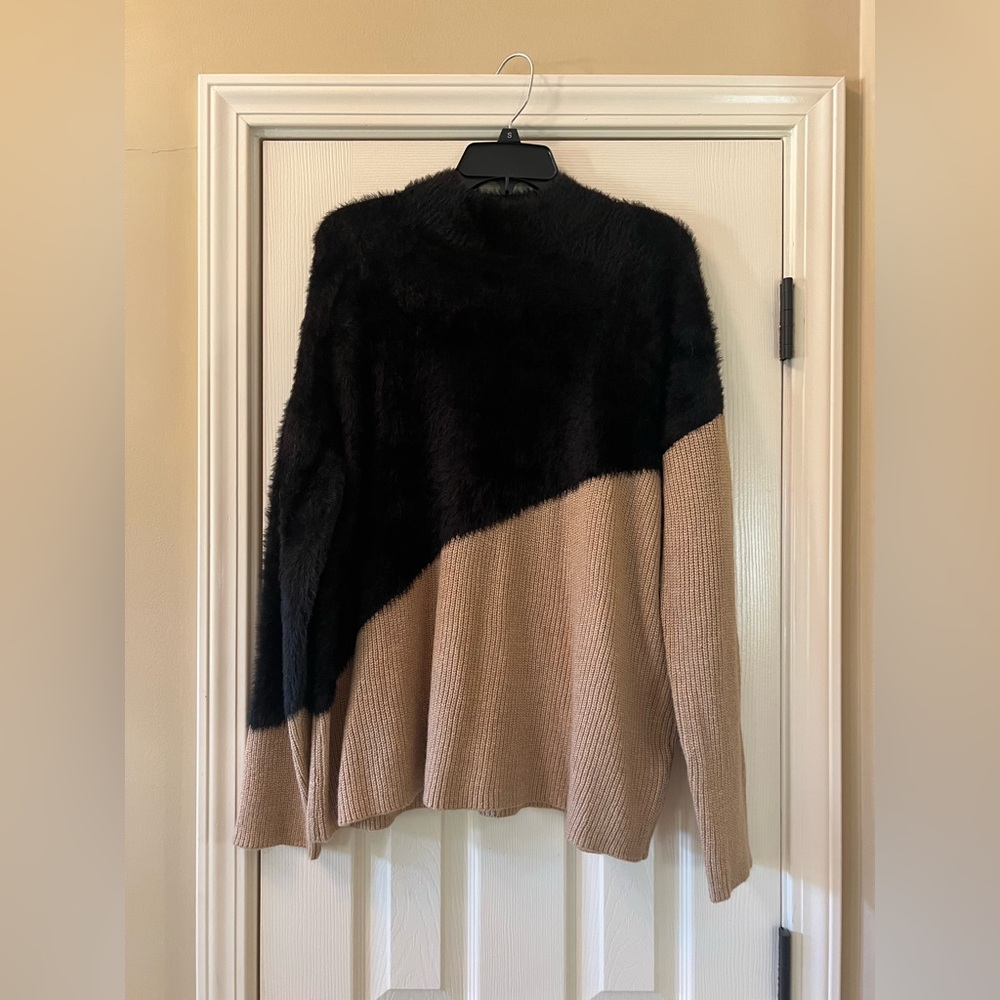 Vince Camuto Black and Tan Cowl Neck Sweater Size XL NWT